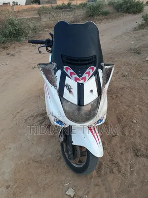 Motorcycle 2012 Blanc