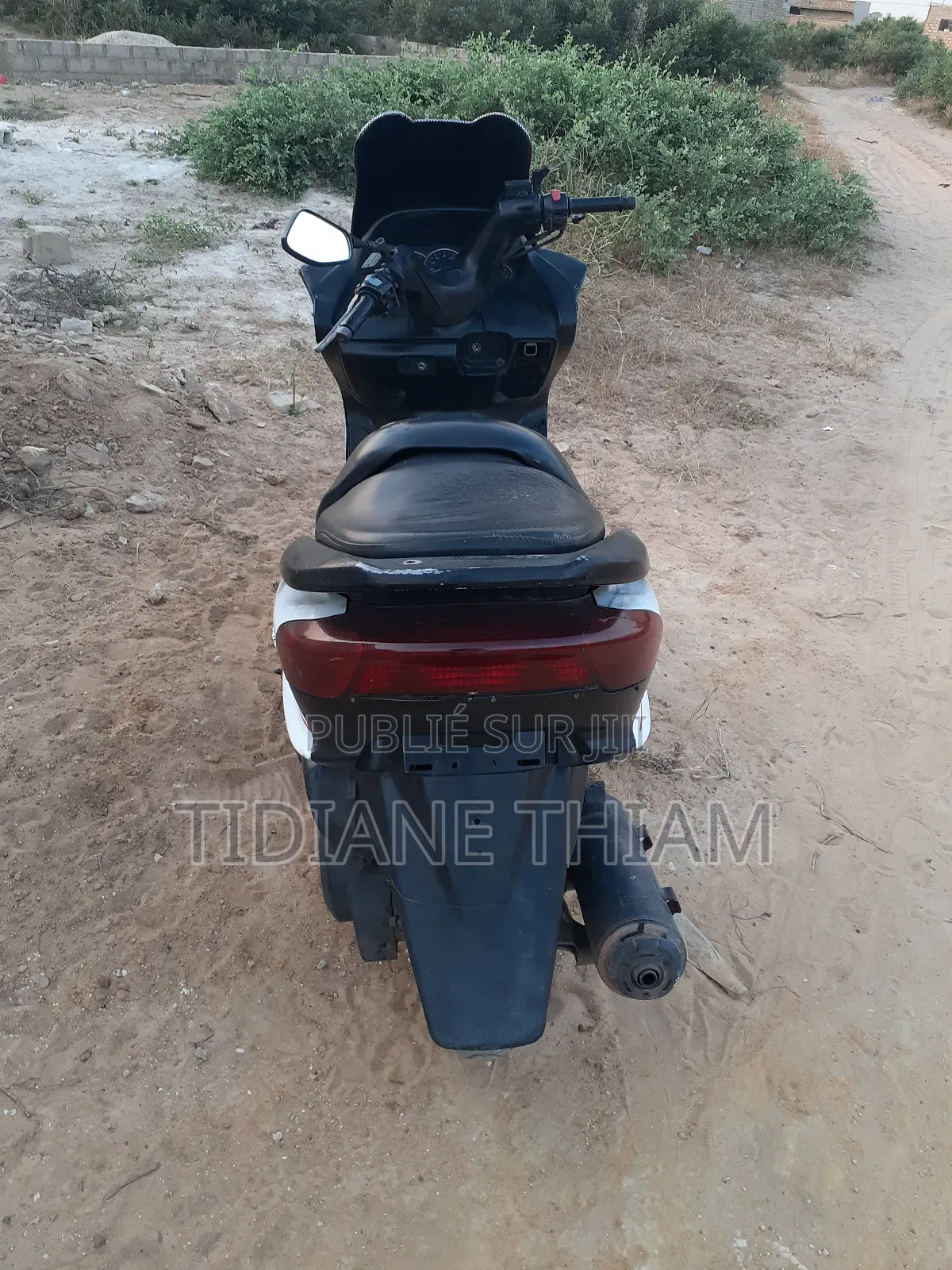 Motorcycle 2012 Blanc