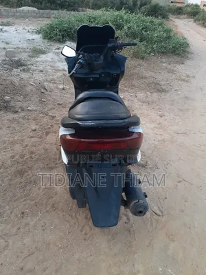 Motorcycle 2012 Blanc