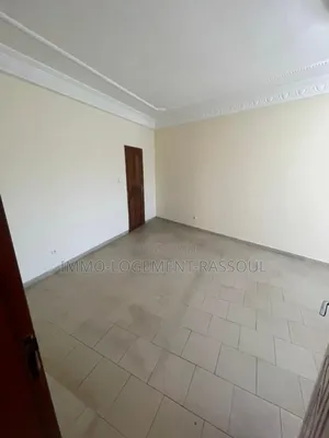 3chbre Appartement dans Immologementrassoul, Mermoz Sacré-Cœur à Louer