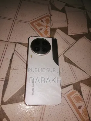 Photo - Tecno Camon 30 256 GB Blanc