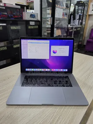 Photo - Ordinateur Portable Apple MacBook Pro 2016 16GB Intel Core I7 SSD 512GB