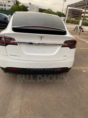 Photo - Tesla Model X 2018 Blanc