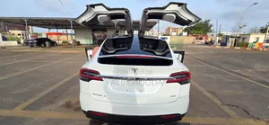 Tesla Model X 2018 Blanc
