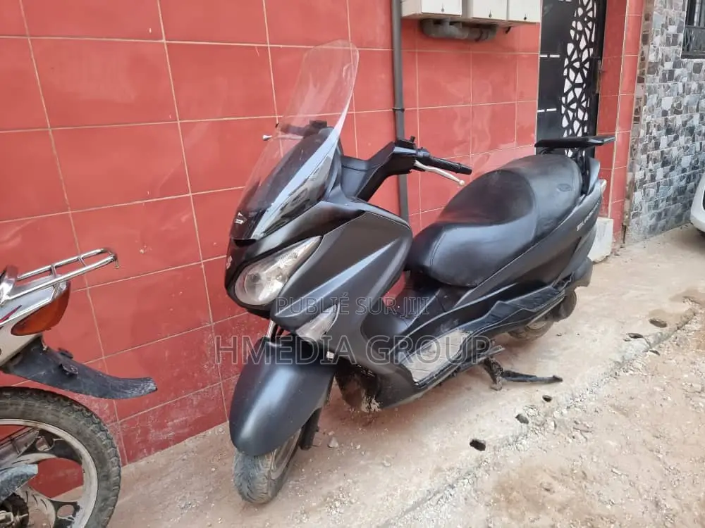 Suzuki Burgman 2020 Gris