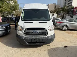 Photo - Ford Transit 2018 Blanc