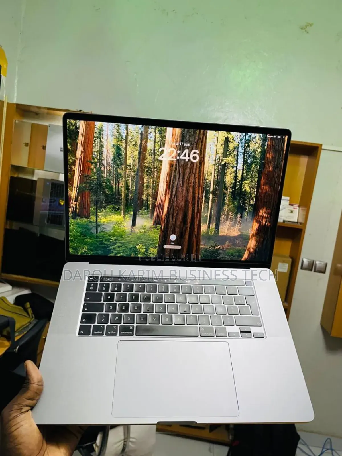 New Apple MacBook Pro 2019 16GB Intel Core I7 SSD 512GB