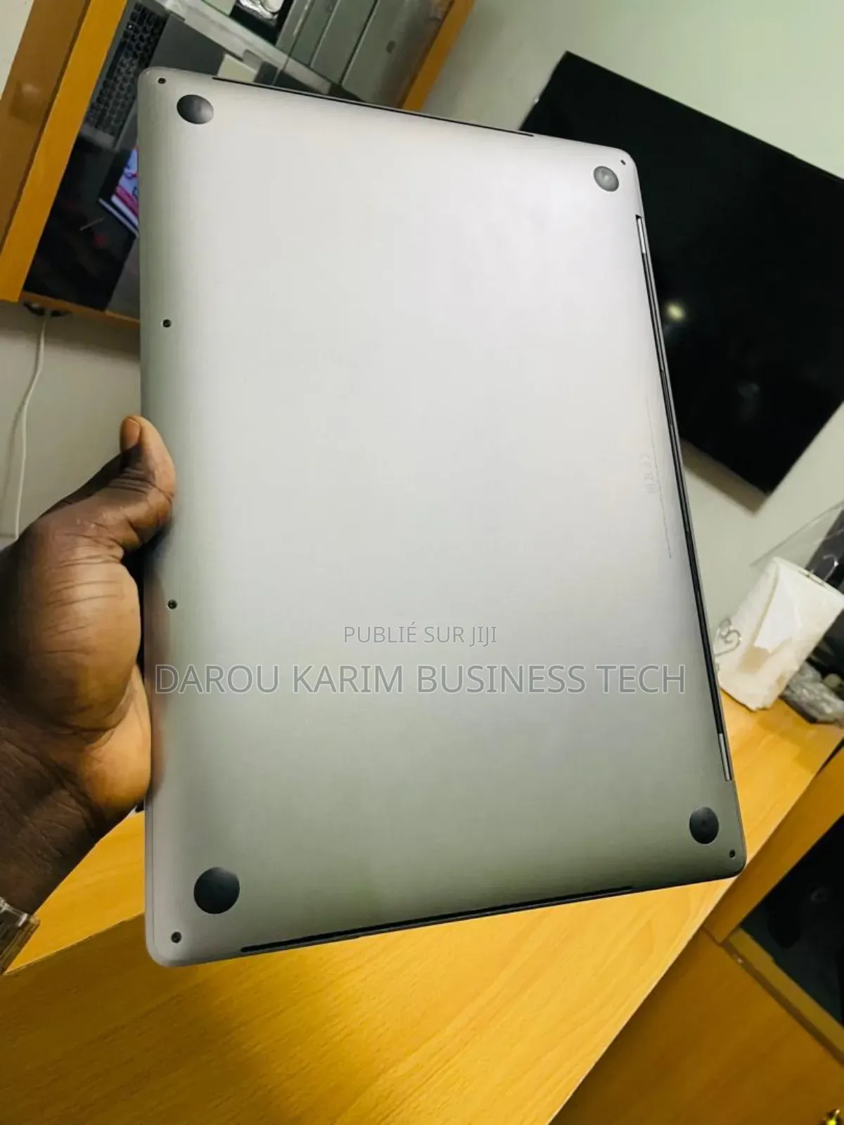 New Apple MacBook Pro 2019 16GB Intel Core I7 SSD 512GB