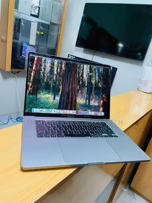 New Apple MacBook Pro 2019 16GB Intel Core I7 SSD 512GB