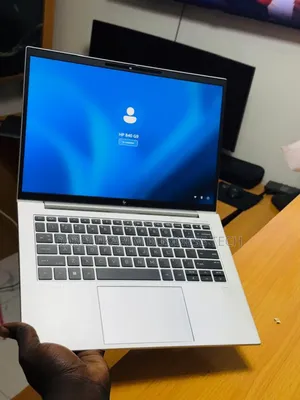Photo - New HP EliteBook 830 G9 16GB Intel Core I7 SSD 512GB