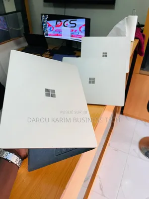 New Microsoft Surface Laptop 2 8GB Intel Core I7 SSD 256GB