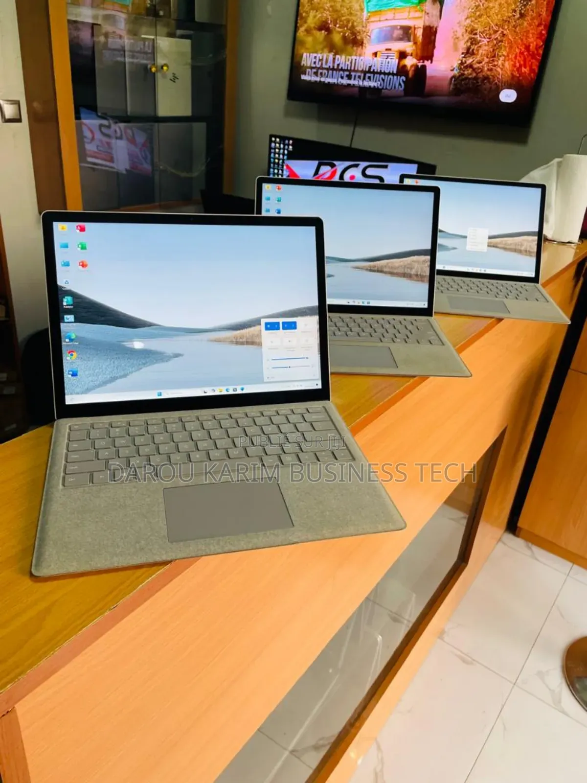 New Microsoft Surface Laptop 2 8GB Intel Core I7 SSD 256GB