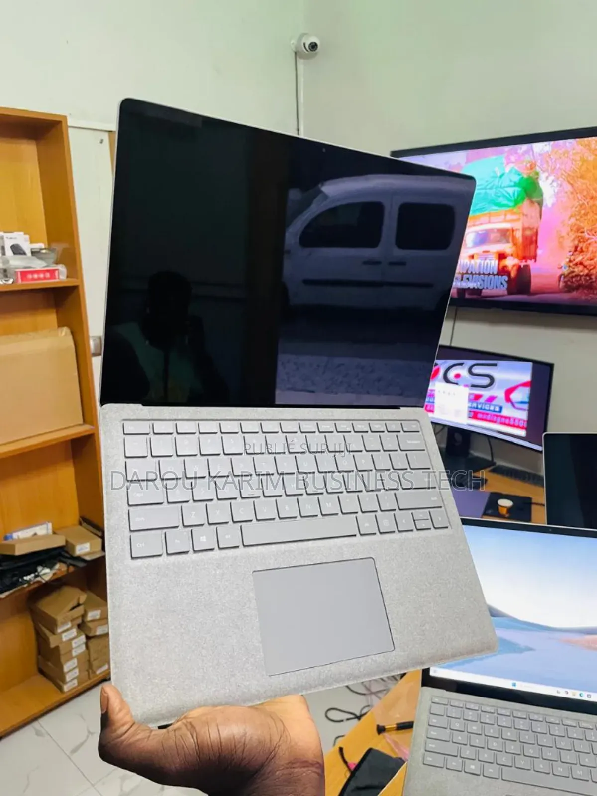 New Microsoft Surface Laptop 2 8GB Intel Core I7 SSD 256GB