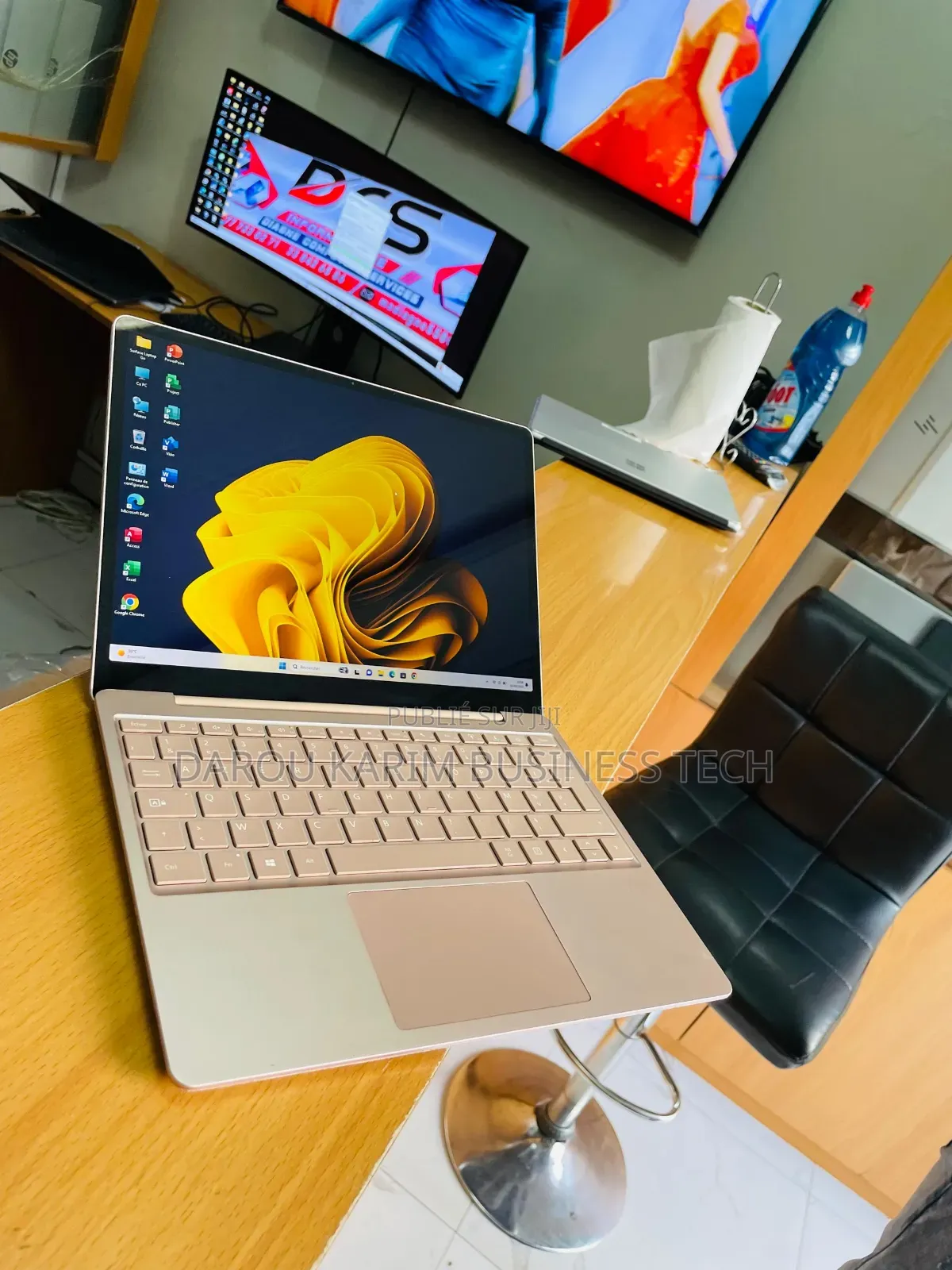 New Microsoft Surface Go 8GB Intel Core I5 SSD 128GB