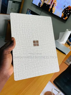 New Microsoft Surface Go 8GB Intel Core I5 SSD 128GB