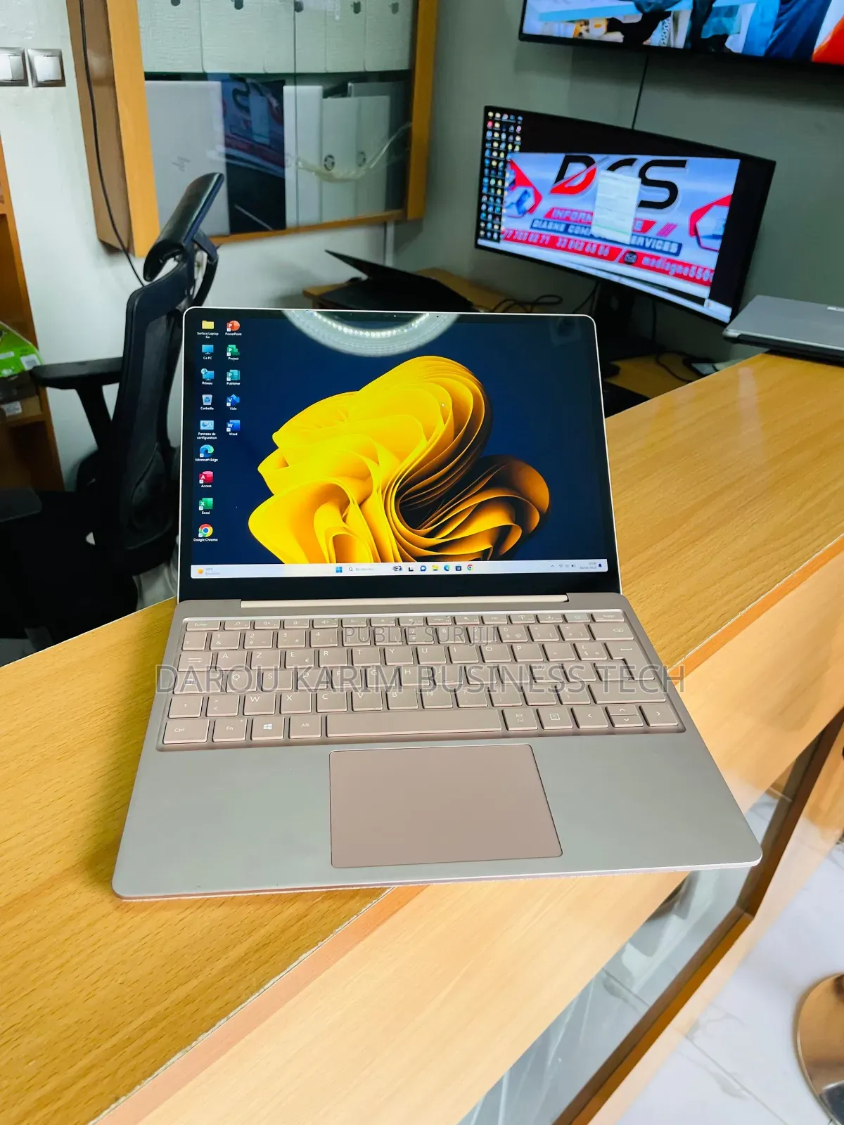 New Microsoft Surface Go 8GB Intel Core I5 SSD 128GB