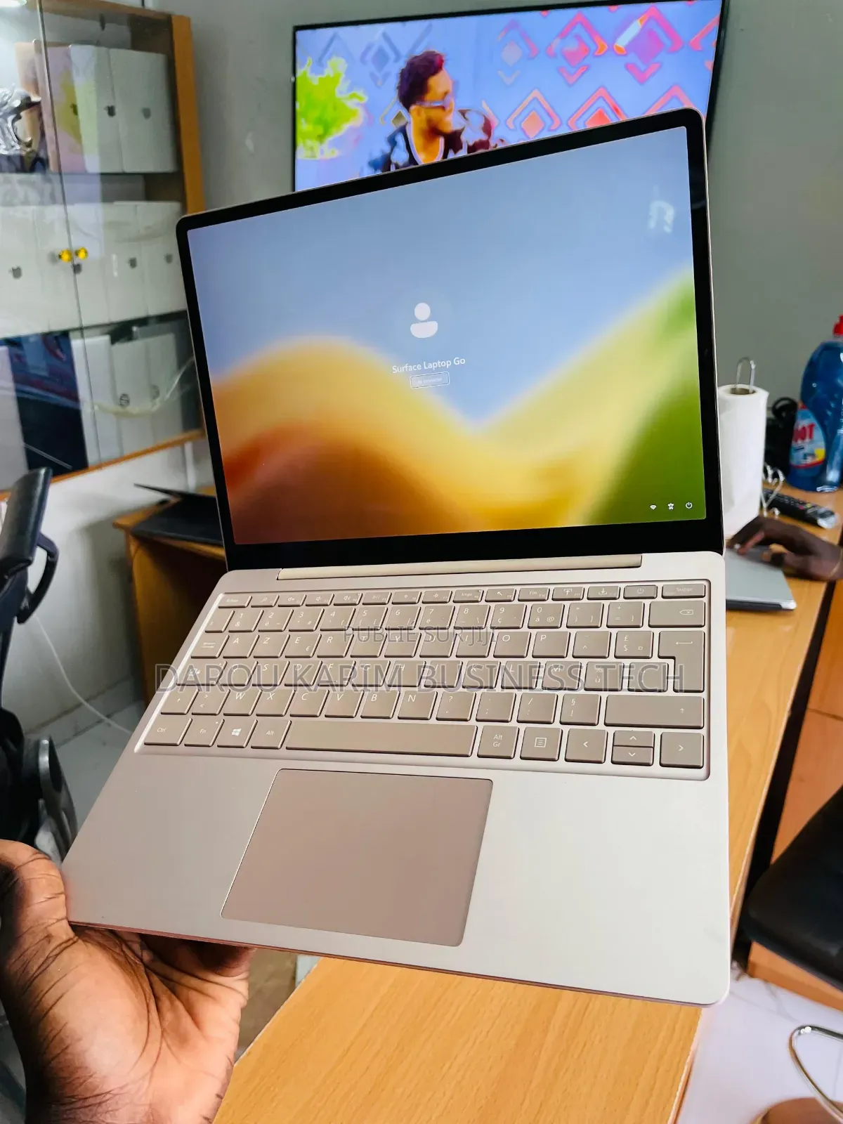 New Microsoft Surface Go 8GB Intel Core I5 SSD 128GB