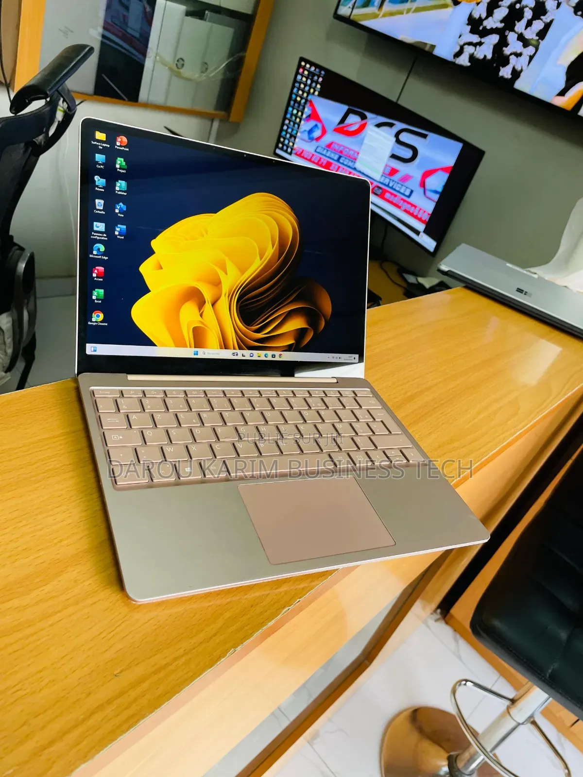 New Microsoft Surface Go 8GB Intel Core I5 SSD 128GB