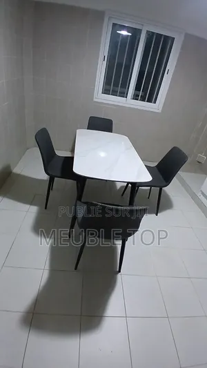 Tables À Manger De 4 Places Neuves