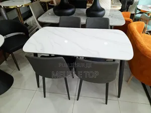 Tables À Manger De 4 Places Neuves