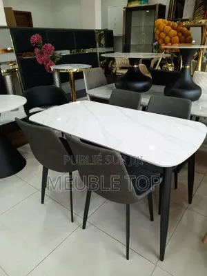 Tables À Manger De 4 Places Neuves