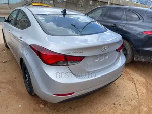 Hyundai Elantra 2016 Gris