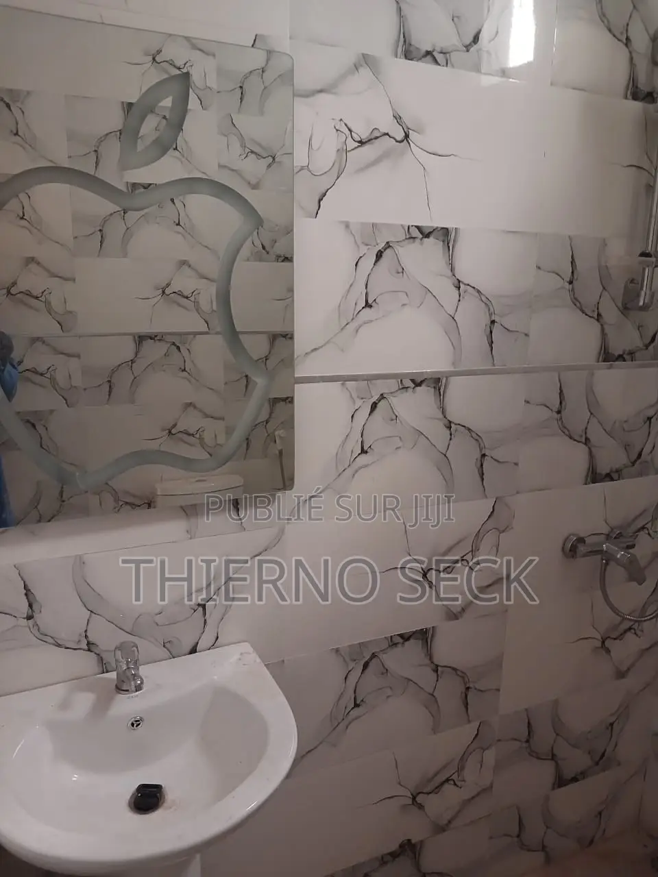 4chbre Appartement dans Thierno Seck, Rufisque à Louer