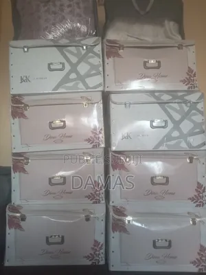 Photo - Couvre Lit  Naps À Table