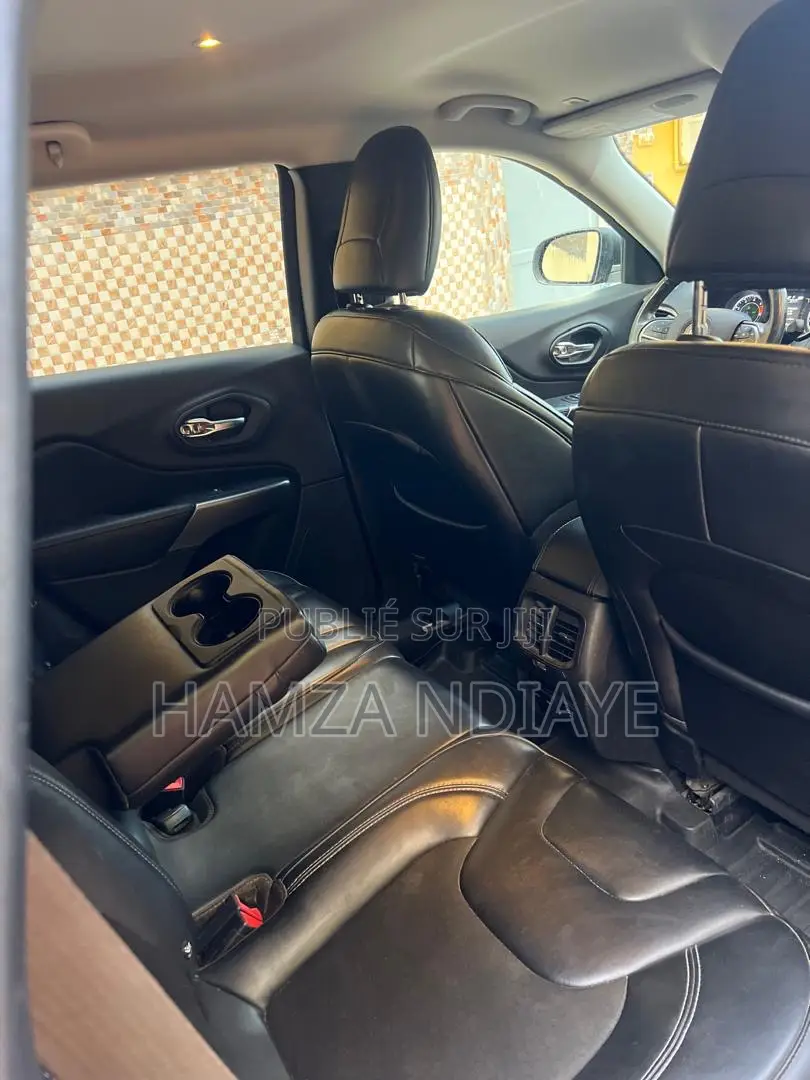 Jeep Cherokee 2019 Noir Mat