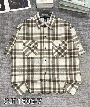 Photo - Chemise À Carreaux Style Urbain