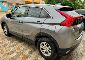 Mitsubishi Eclipse 2019 Gris