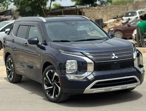 Photo - Mitsubishi Outlander 2022 Blue