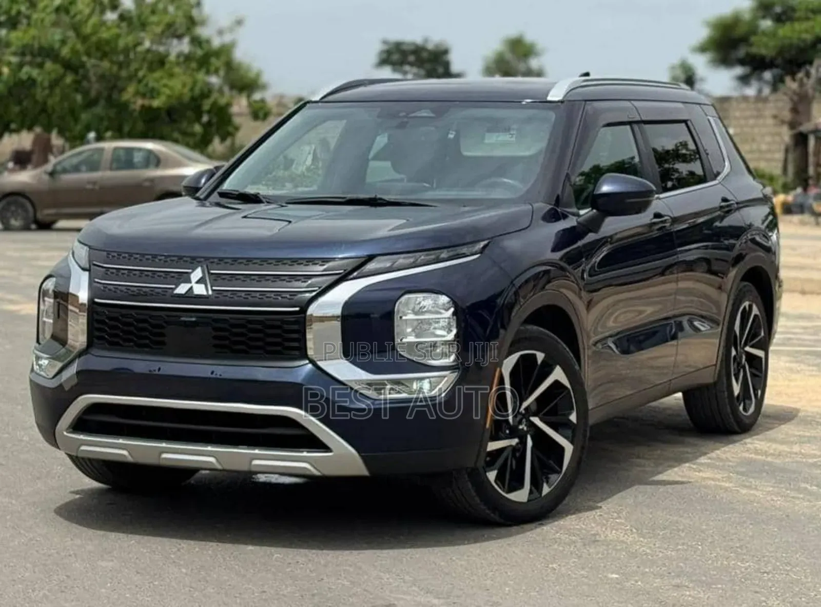 Mitsubishi Outlander 2022 Blue