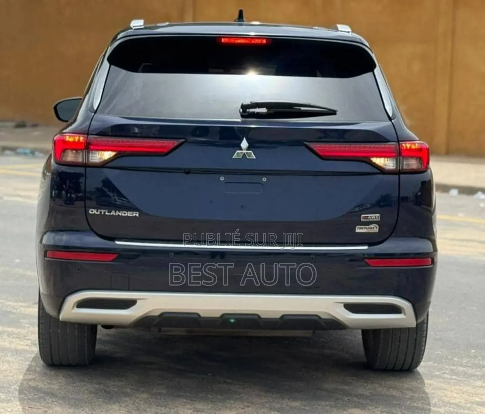 Mitsubishi Outlander 2022 Blue