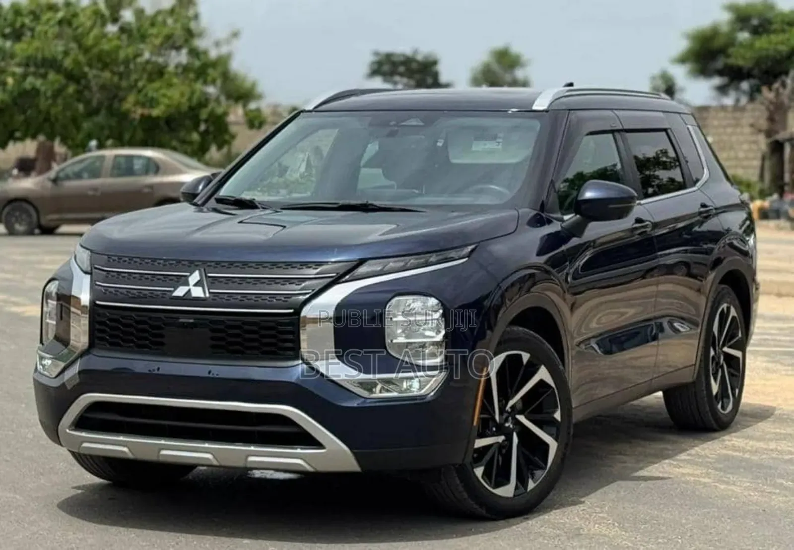 Mitsubishi Outlander 2022 Blue