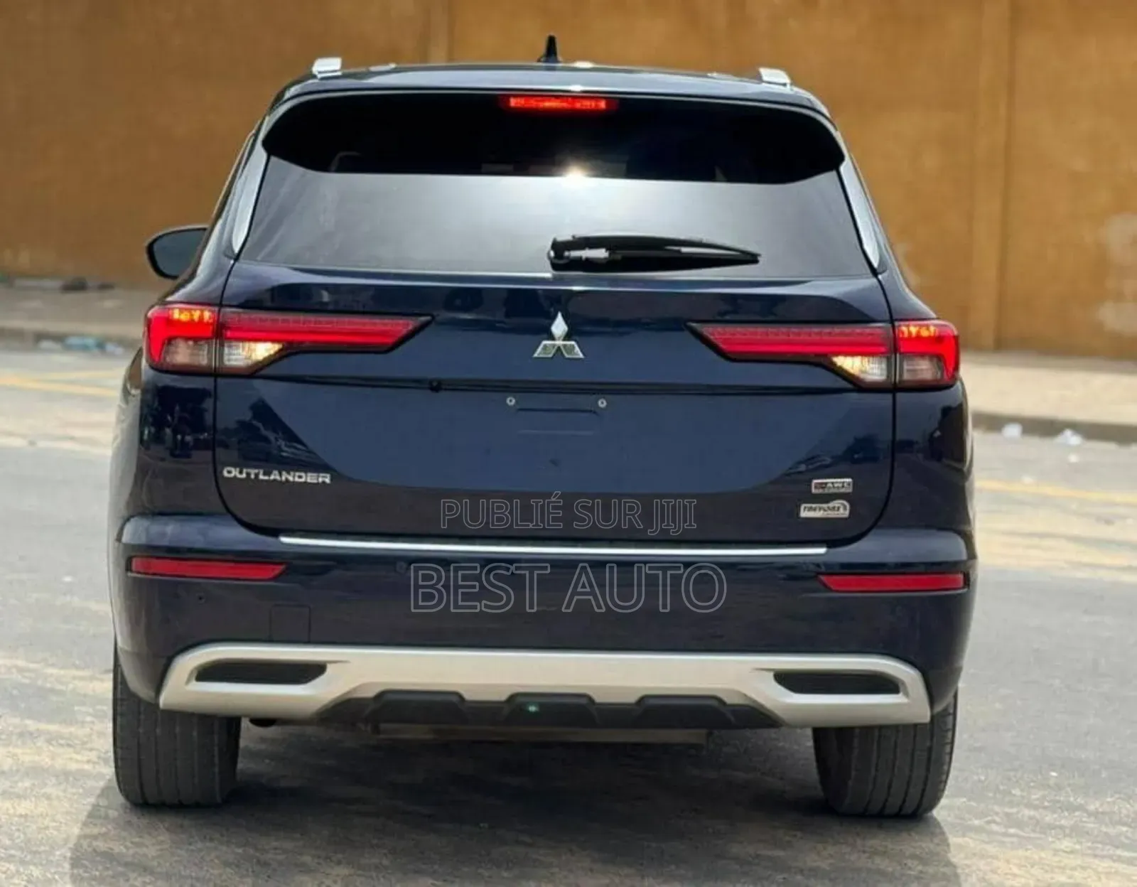Mitsubishi Outlander 2022 Blue