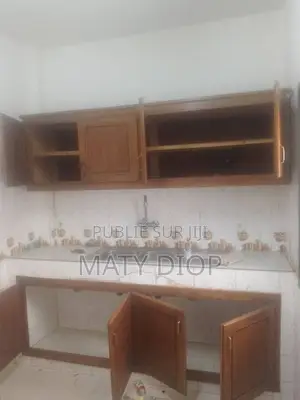 3chbre Appartement dans Appartement 3, Ouakam à Louer