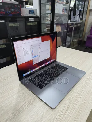 Ordinateur Portable Apple MacBook Pro 2017 16GB Intel Core I7 SSD 512GB