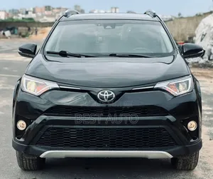Photo - Toyota RAV4 2018 Black