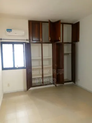 5chbre Maison dans Cisco Immo, Almadies à Louer