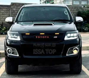 Photo - Toyota Hilux 2016 Black