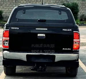 Toyota Hilux 2016 Black