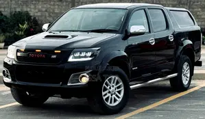Toyota Hilux 2016 Black