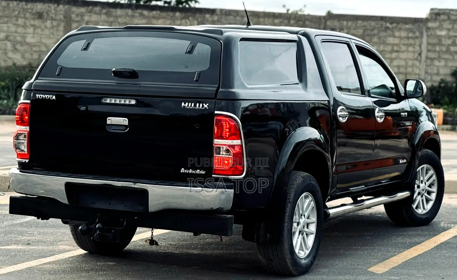 Toyota Hilux 2016 Black