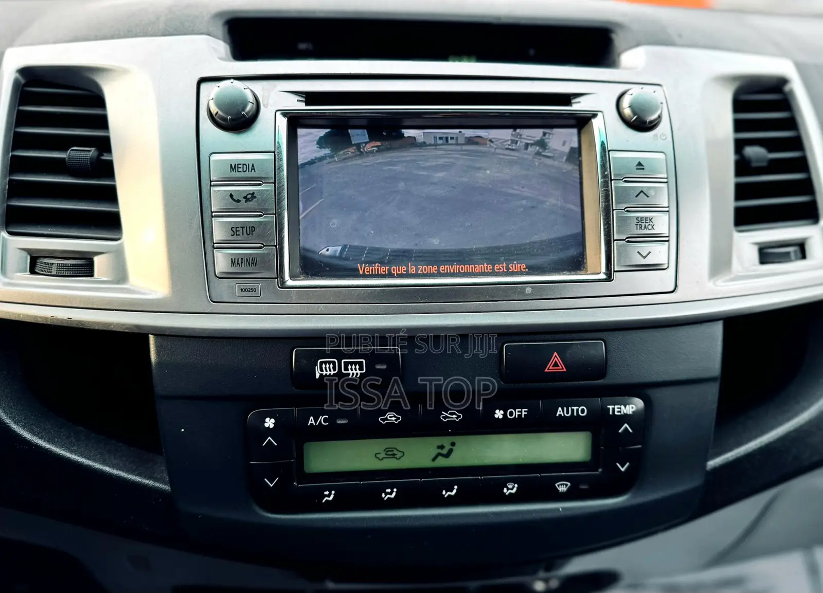 Toyota Hilux 2016 Black