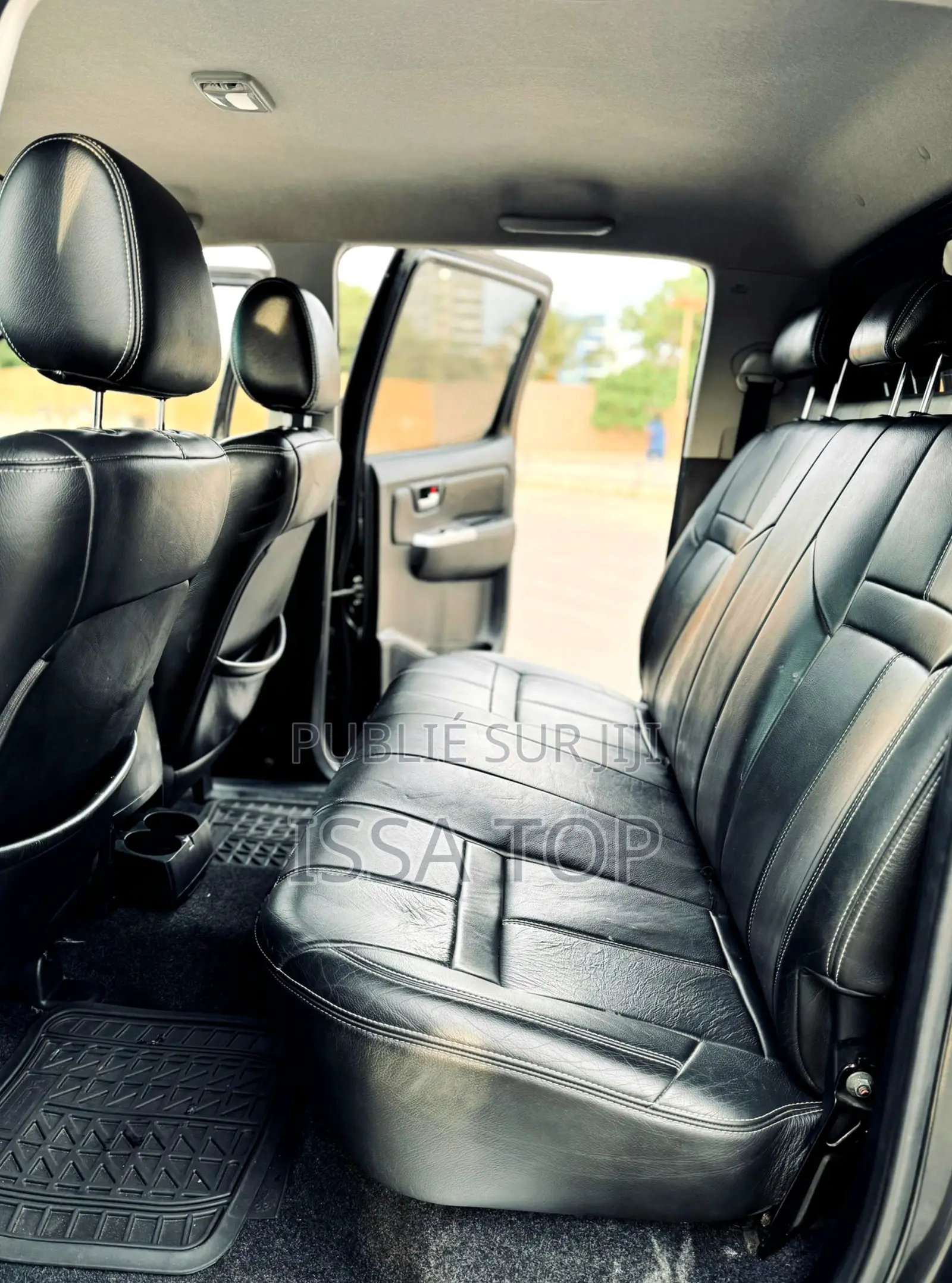 Toyota Hilux 2016 Black