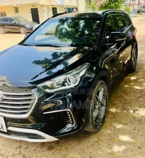 Photo - Hyundai Santa Fe Limited Ultimate AWD 2017 Black