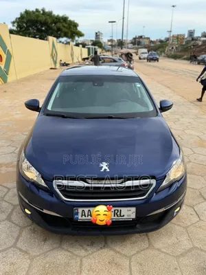 Photo - Peugeot 308 2018 Blue