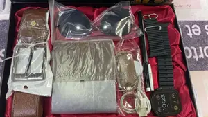 Photo - Coffret Cadeau Élégance Noire – 6 Accessoires Premium Pour Homme