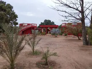 Terrain Avec Cases À Vendre À Warang Sénégal